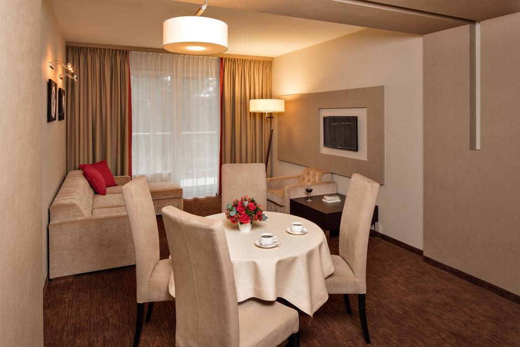 Z-Hotel Business & Spa Otwock Extérieur photo